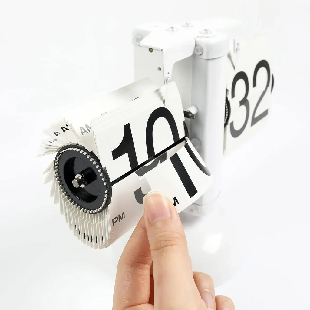 Table Clock 12H/24H Mechanical Automatic Page Turning Clock Retro Ornaments Living Room Bedroom Office Desktop Decoration